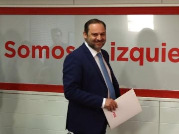 José Luis Ábalos, a su llegada a la rueda de prensa ofrecida hoy en la sede socialista de la calle Ferraz sobre la actualidad política. José Luis Ábalos, a su llegada a la rueda de prensa ofrecida hoy en la sede socialista de la calle Ferraz sobre la actualidad política.