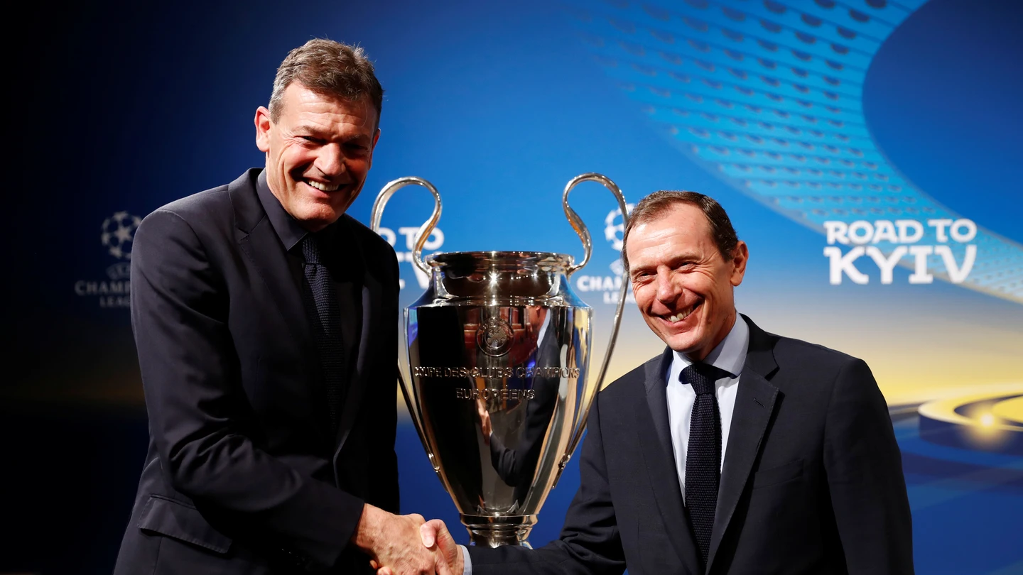 Andreas Jung y Butragueño se dan la mano Andreas Jung y Butragueño se dan la mano