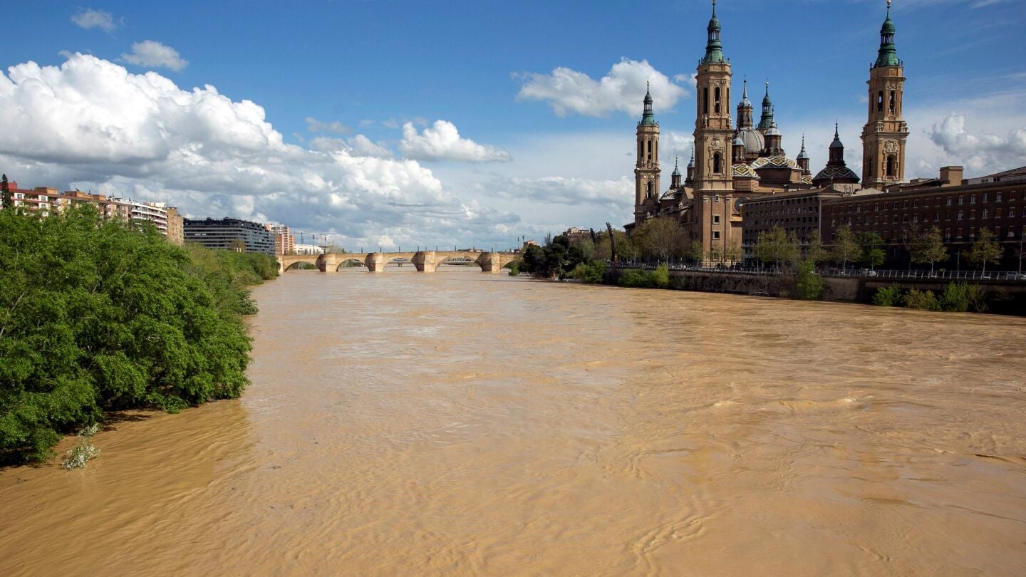 El r&iacute;o Ebro ha comenzado a desbordarse a su paso por Zaragoza