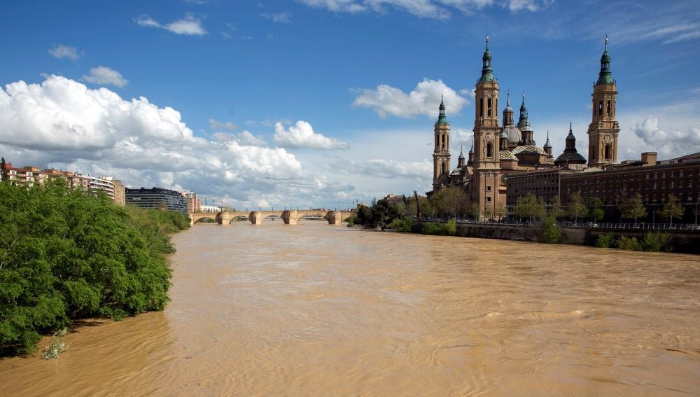 El río Ebro a su paso por Zaragoza