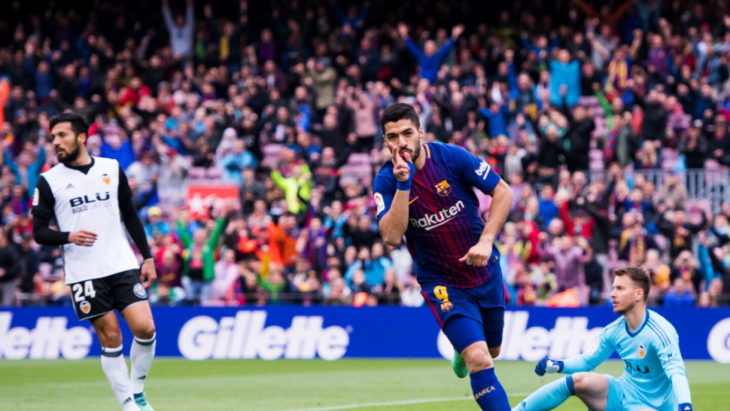 Luis Su&aacute;rez celebra un gol