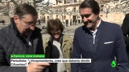 Santamaría se desmarca del tema Cifuentes: "Soy la vicepresidenta, no me corresponde adoptar decisiones de partido" Santamaría se desmarca del tema Cifuentes: "Soy la vicepresidenta, no me corresponde adoptar decisiones de partido"
