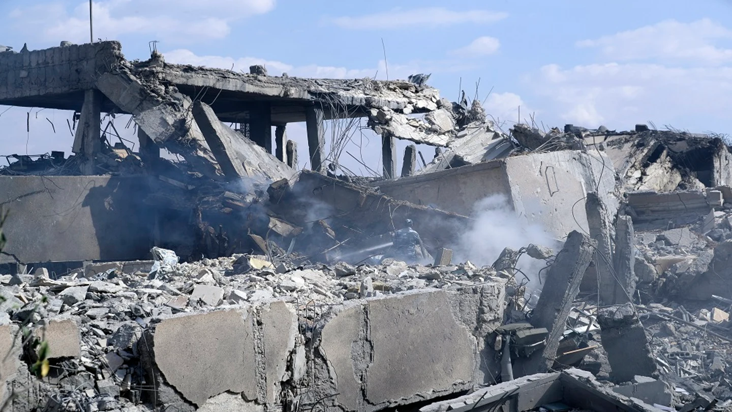 Restos del edificio del Centro de Investigación Científica tras el ataque de Estados Unidos, Gran Bretaña y Francia sobre Damasco, Siria Restos del edificio del Centro de Investigación Científica tras el ataque de Estados Unidos, Gran Bretaña y Francia sobre Damasco, Siria