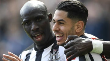 Ayoze celebra un gol