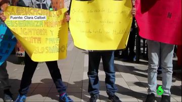 Varios niños se manifiestan en Melilla para poder ir al colegio
