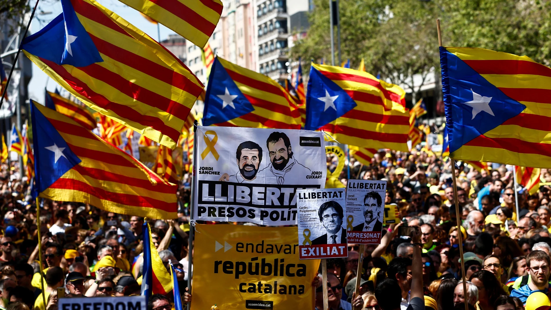 Unas 315.000 personas piden en Barcelona la libertad de presos soberanistas