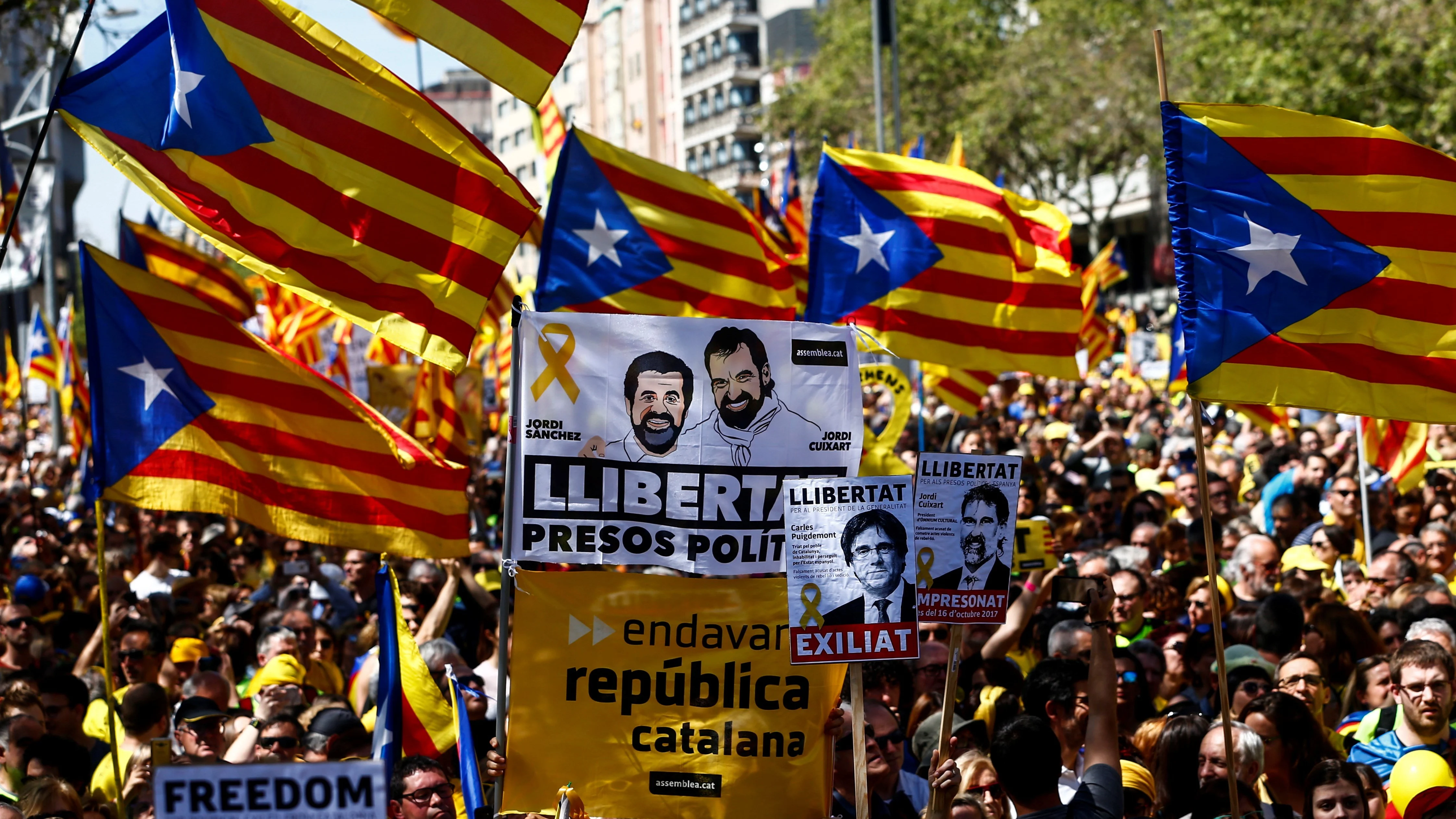 Unas 315.000 personas piden en Barcelona la libertad de presos soberanistas