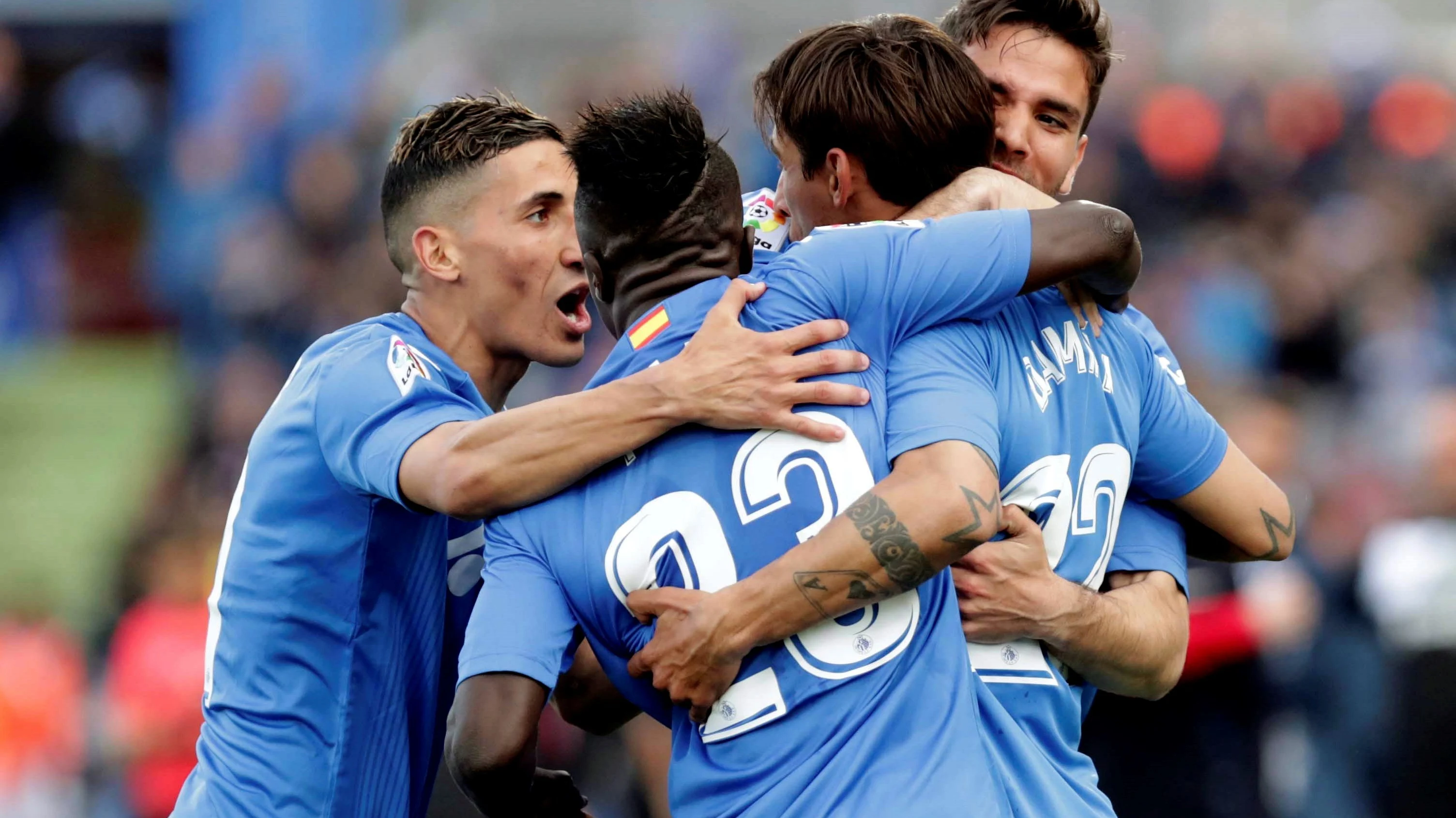 Los jugadores del Getafe celebran el golazo de Damián Suárez