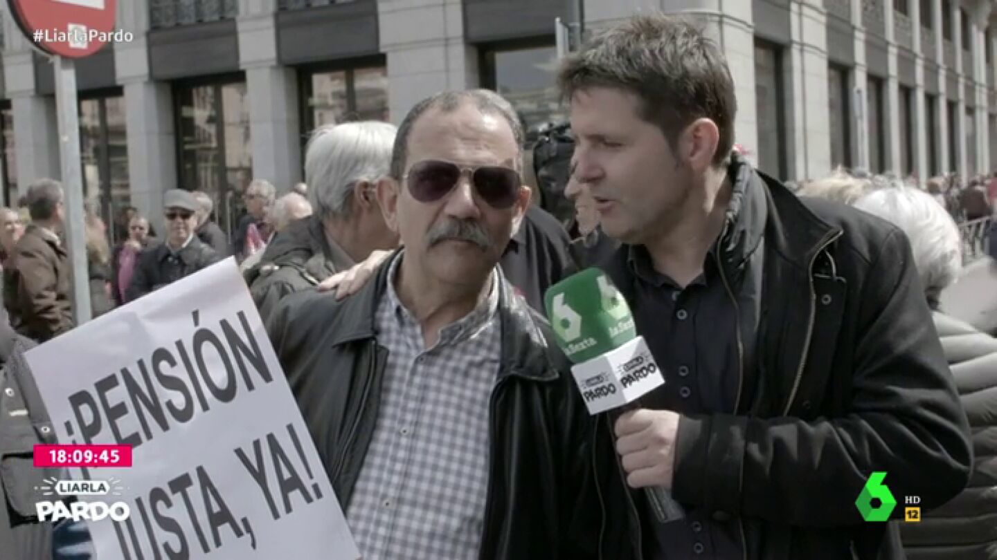Jes&uacute;s Cintora con los pensionistas