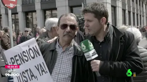 Jesús Cintora con los pensionistas Jesús Cintora con los pensionistas