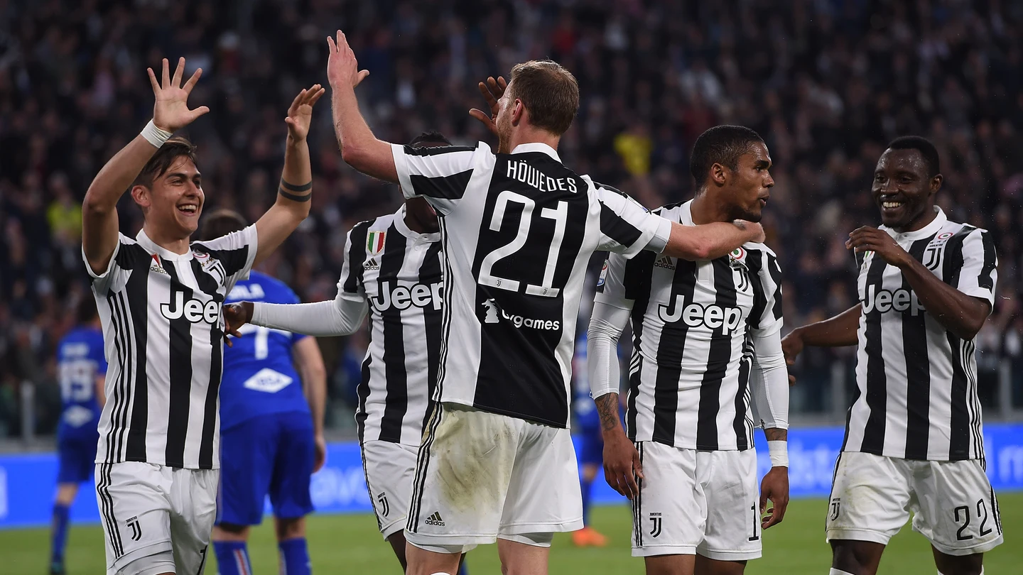 Benedikt Howedes celebra el segundo gol ante la Sampdoria Benedikt Howedes celebra el segundo gol ante la Sampdoria