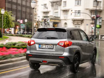Conducir con lluvia: ¿sabías que tu coche consume más cuando llueve? Conducir con lluvia: ¿sabías que tu coche consume más cuando llueve?