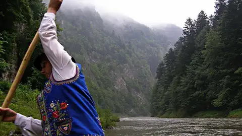 Garganta del Dunajec en los Pieniny Un castillo embrujado al sur de Polonia