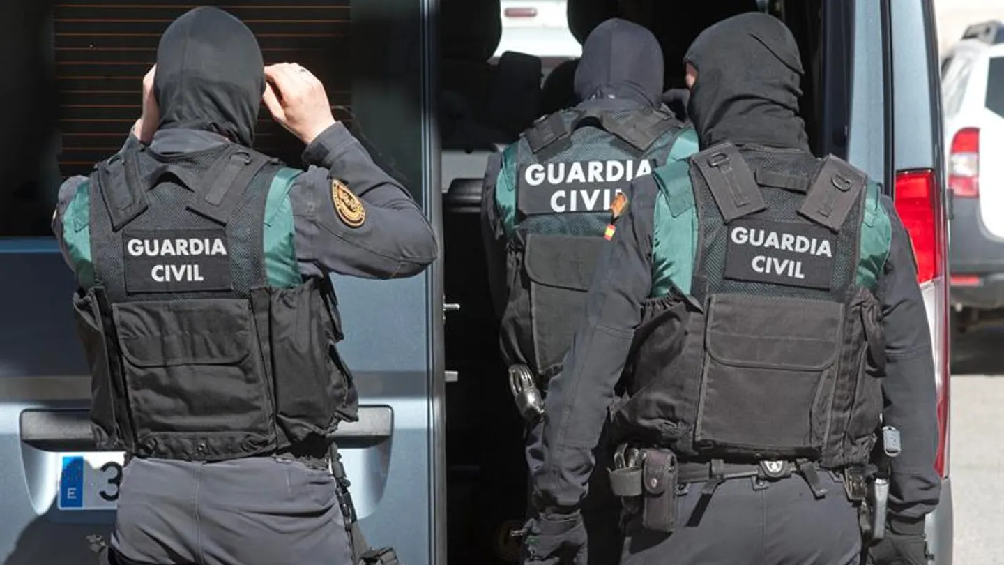 Foto de archivo de agentes de la Guardia Civil Foto de archivo de agentes de la Guardia Civil