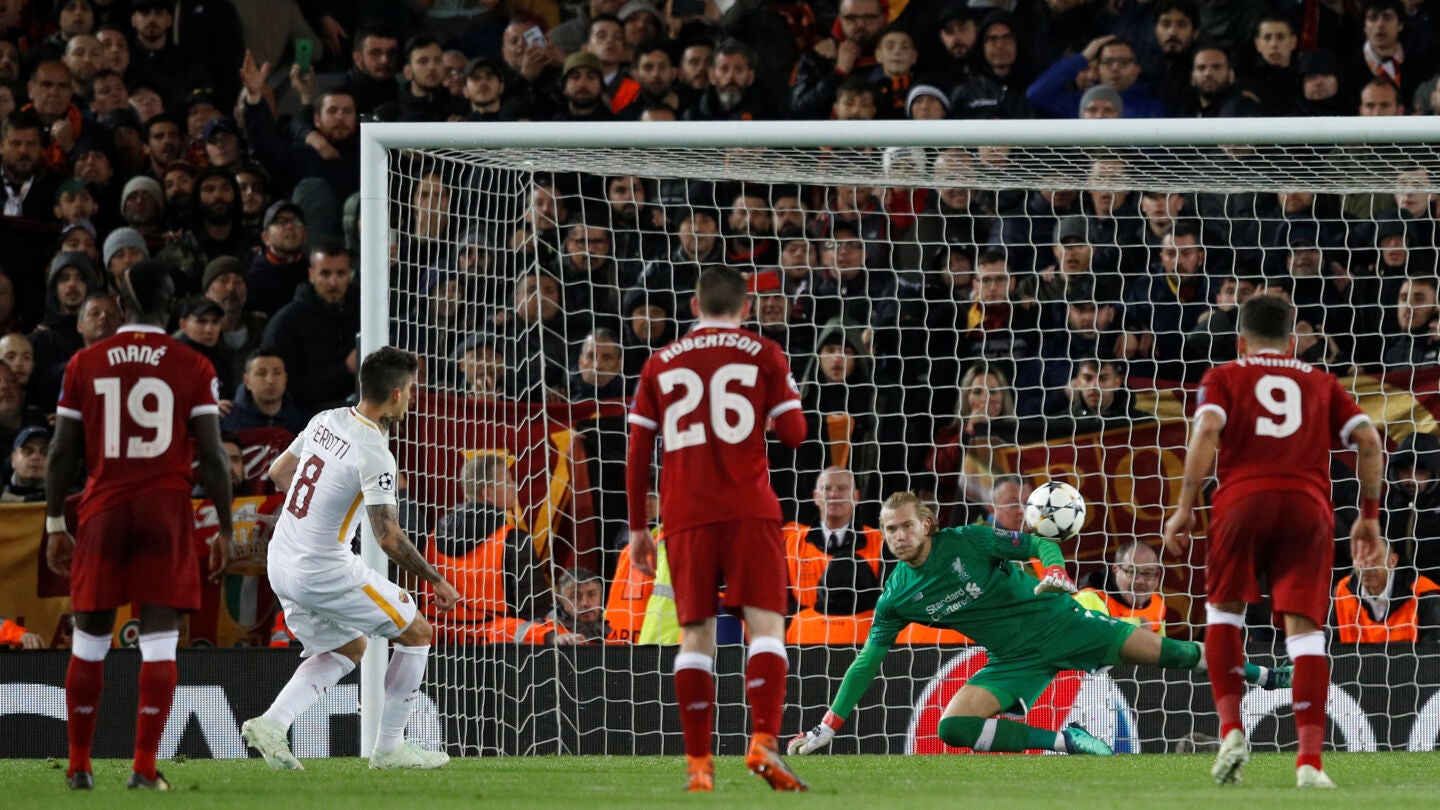 Perotti transforma el penalti del 5-2 ante Karius
