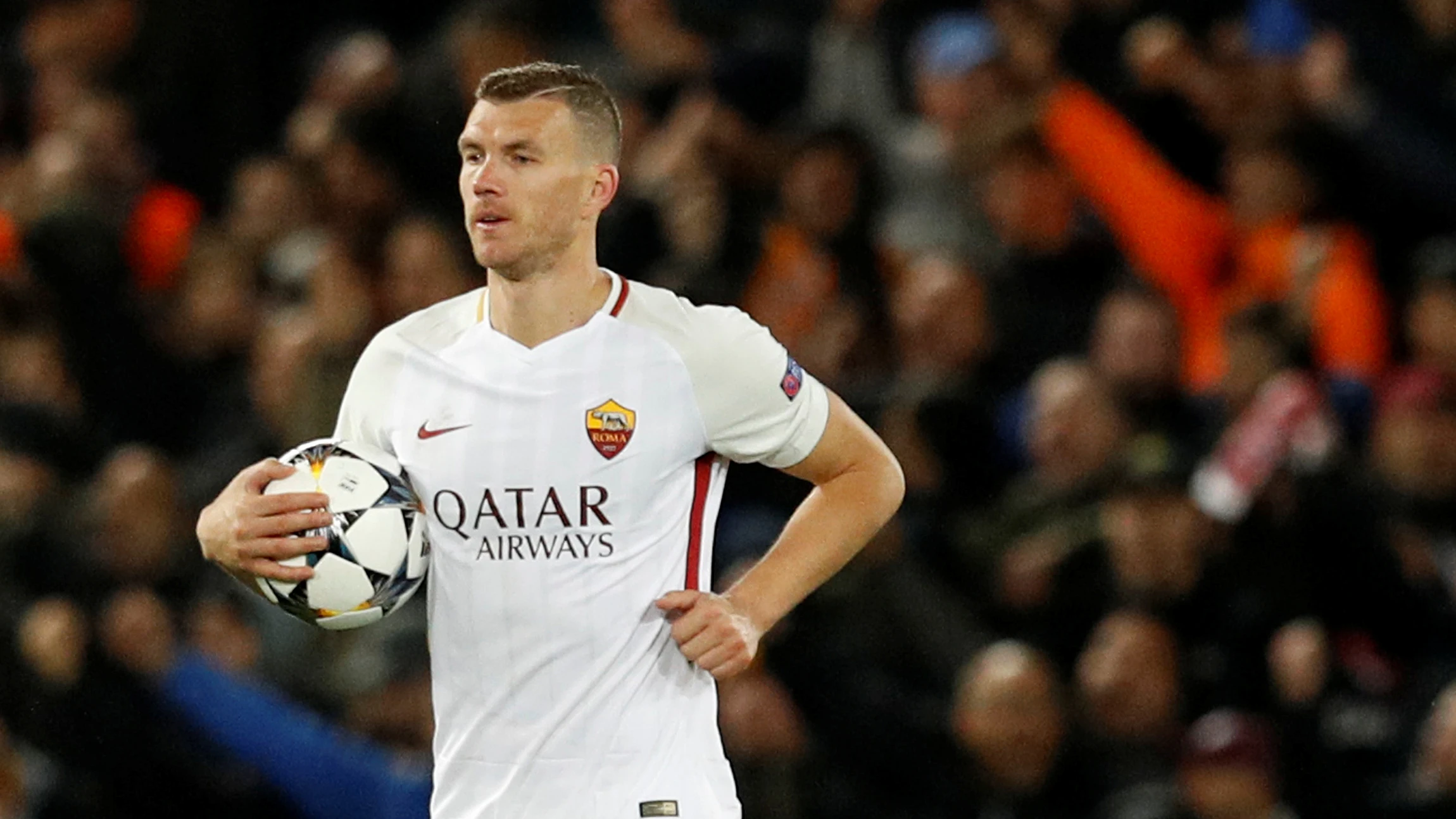 Dzeko, tras marcar su gol contra el Liverpool