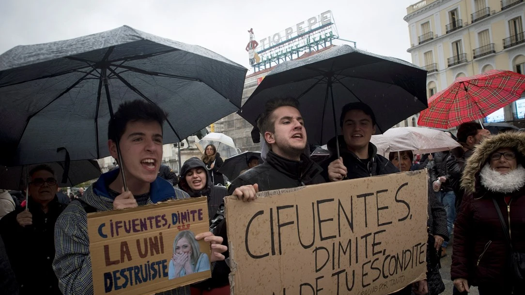 Manifestación tras el escándalo de Cifuentes en la Puerta del Sol (Archivo)