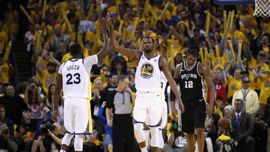 Kevin Durant y Green celebran un canasta ante los Spurs Kevin Durant y Green celebran un canasta ante los Spurs