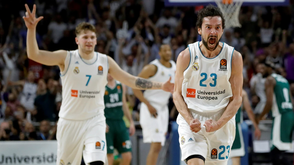 Llull celebra un punto con el Real Madrid