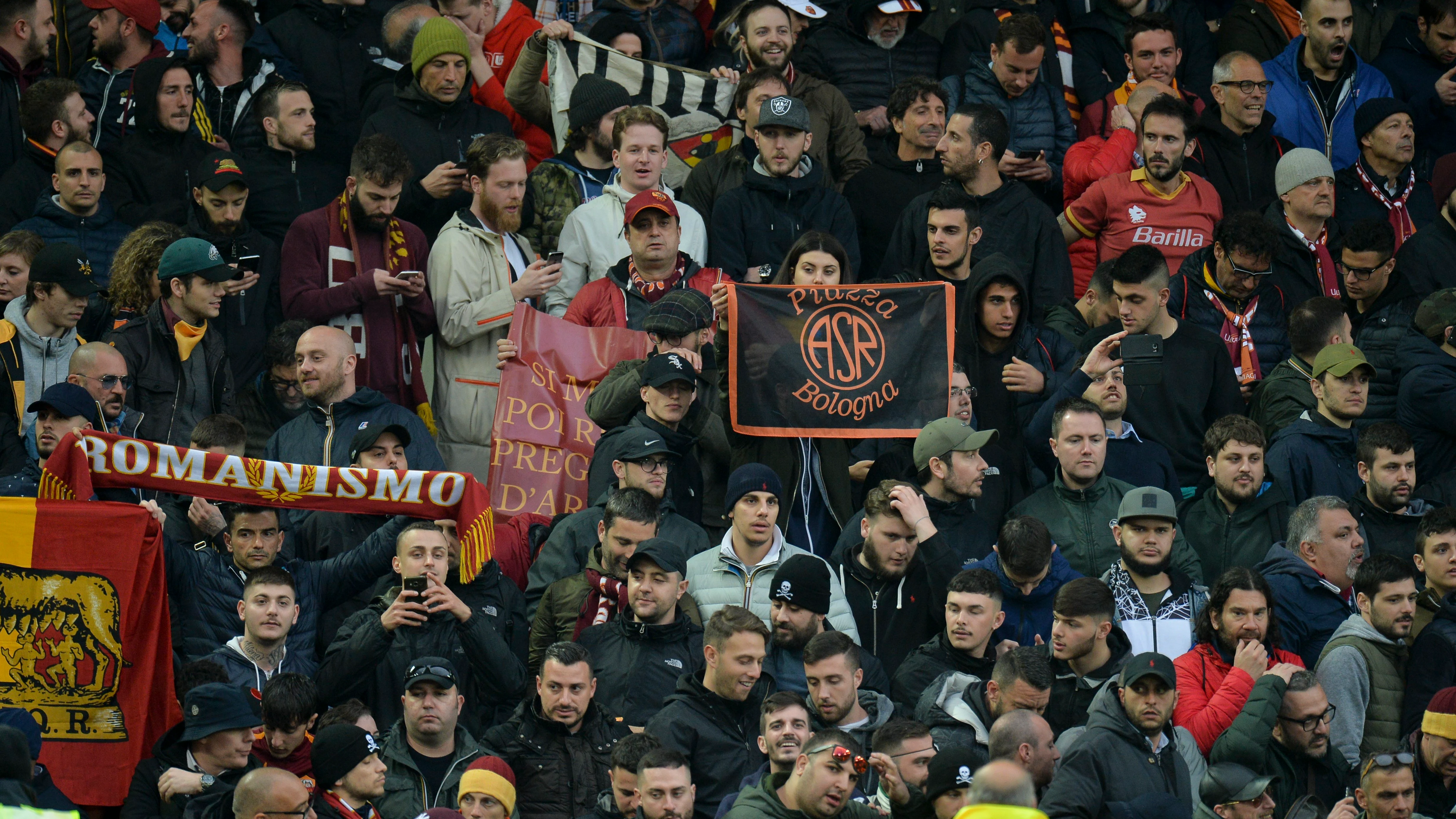 Aficionados de la Roma en Anfield