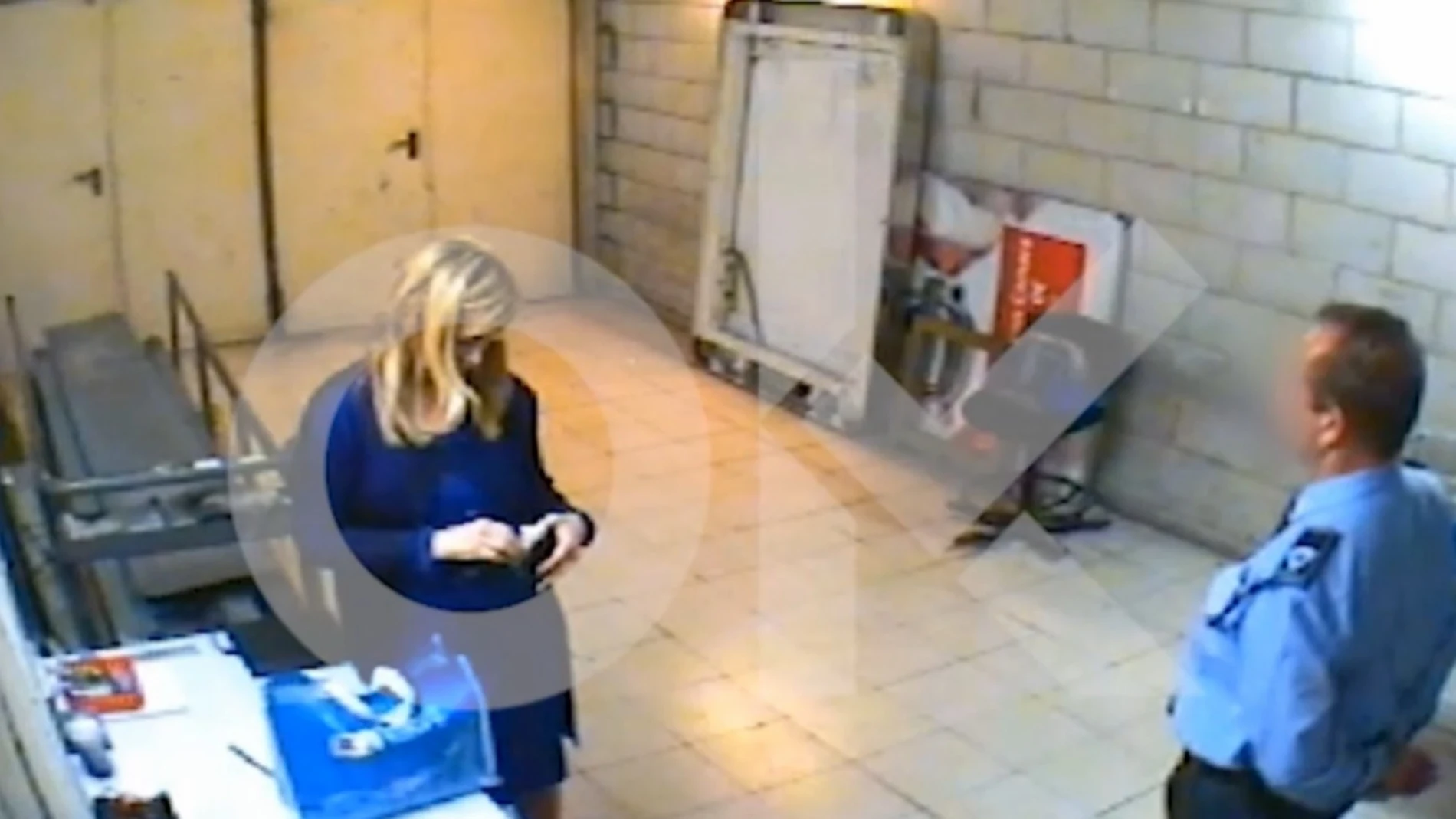 Cristina Cifuentes retenida por robar dos cremas