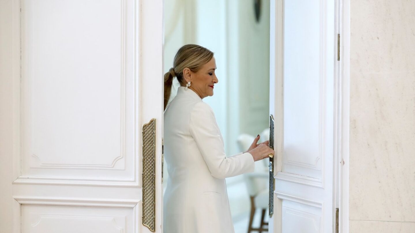 Cristina Cifuentes en los instantes previos a comunicar su dimisi&oacute;n