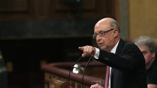 El ministro de Hacienda Cristóbal Montoro, durante su intervención en el pleno del Congreso de los Diputados El ministro de Hacienda Cristóbal Montoro, durante su intervención en el pleno del Congreso de los Diputados