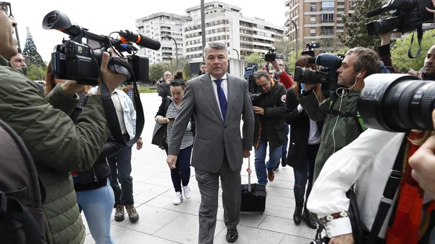 Agustín Martínez Becerra, abogado de La Manada Agustín Martínez Becerra, abogado de La Manada