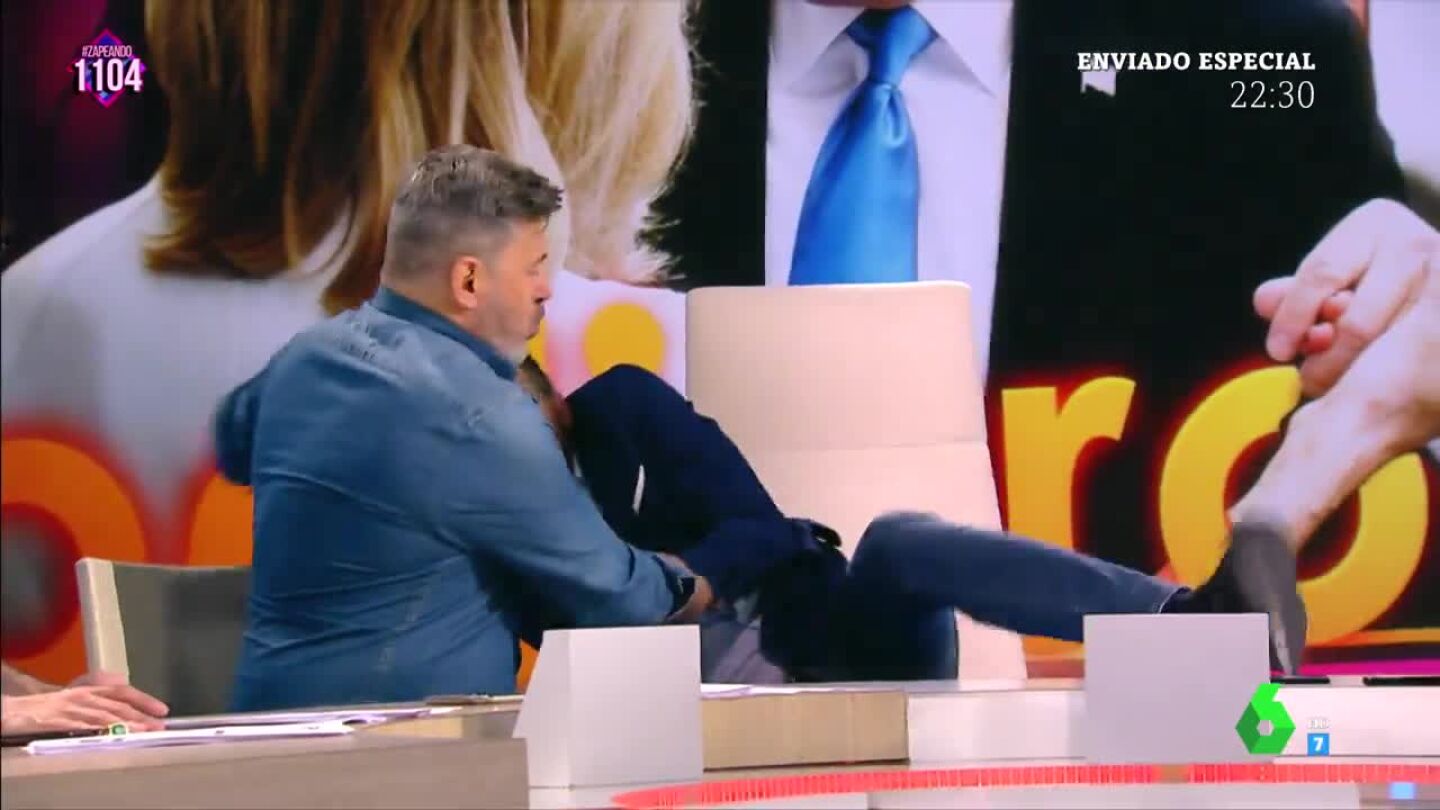 La "desagradable" ca&iacute;da de Frank Blanco con "todo el culo en pompa"