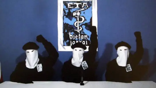 ETA ha anunciado su disolución como banda terrorista ETA ha anunciado su disolución como banda terrorista