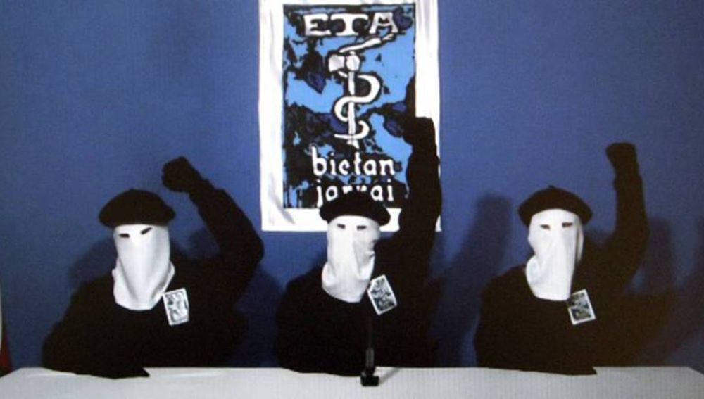 ETA ha anunciado su disolución como banda terrorista