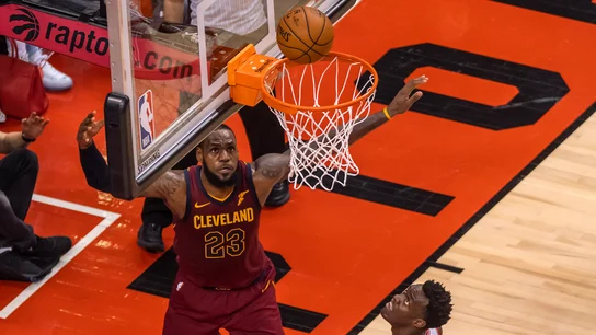 LeBron James, en acción ante los Raptors LeBron James, en acción ante los Raptors
