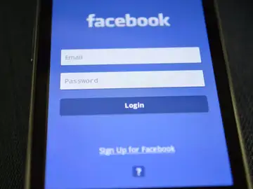 Las apps de mensajería y las redes sociales son vías habituales para propagar malware. ¡Ten cuidado! Las apps de mensajería y las redes sociales son vías habituales para propagar malware. ¡Ten cuidado!