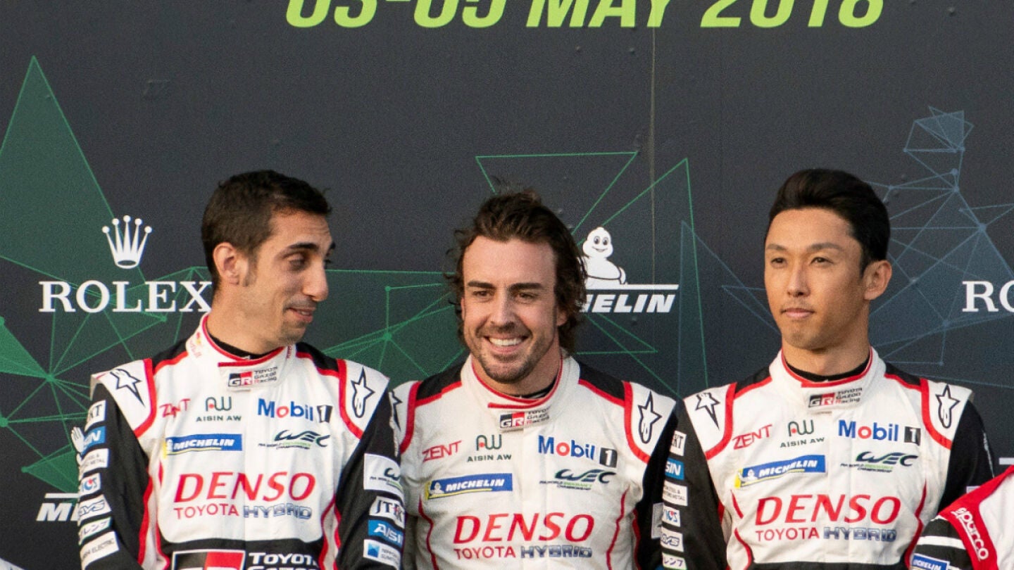 Alonso, con Buemi y Nakajima