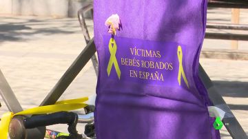 Asociaciones de familiares de bebés robados se han manifestado en el centro de Madrid