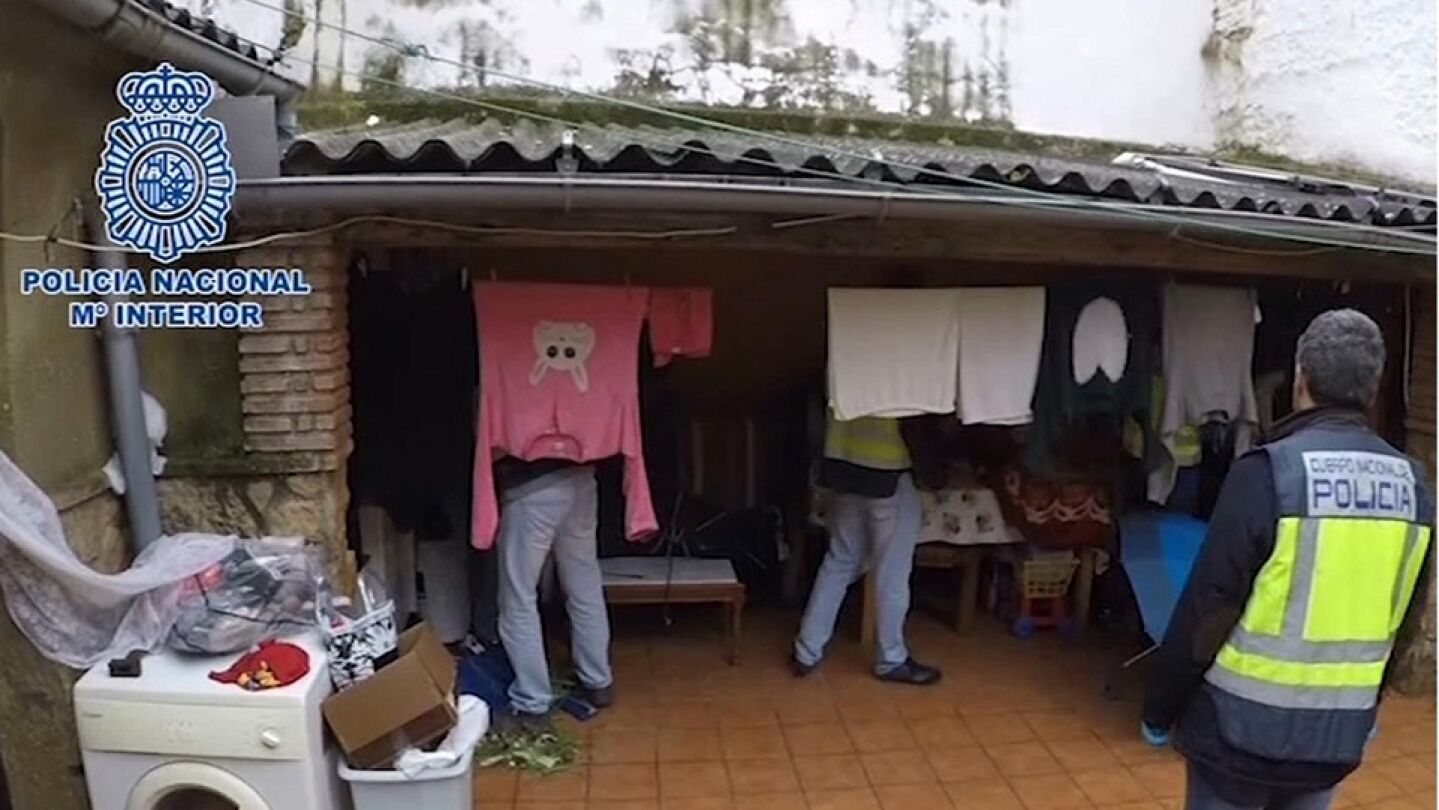 Interior de la vivienda donde explotaban laboralmente a los rumanos 