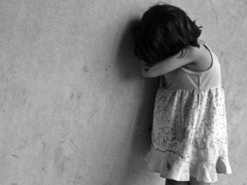 Imagen de archivo de una niña maltratada Imagen de archivo de una niña maltratada