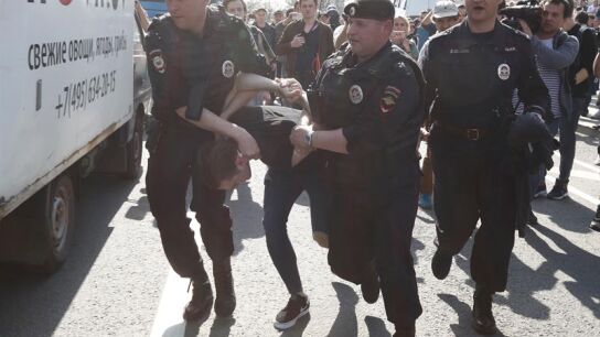 El opositor Alexei Navalni, detenido en Mosc&uacute;