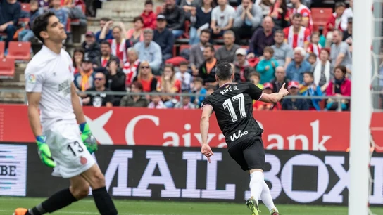 Kike García celebra uno de sus goles contra el Girona Kike García celebra uno de sus goles contra el Girona