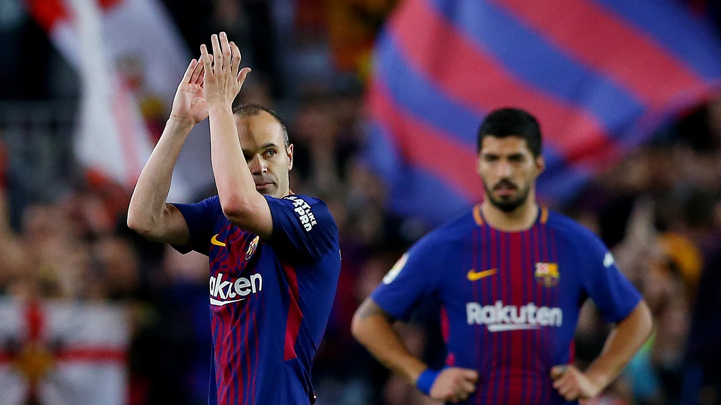 Iniesta despidiéndose del último Clásico Iniesta despidiéndose del último Clásico