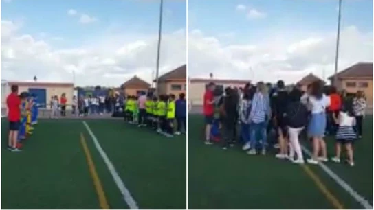 Los jugadores homenajean a sus madres antes del partido Los jugadores homenajean a sus madres antes del partido