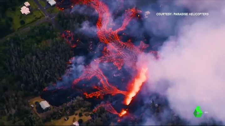 Más de 2.000 evacuados ante los chorros de lava de hasta 70 metros y los gases tóxicos: el volcán Kilauea sigue en erupción Más de 2.000 evacuados ante los chorros de lava de hasta 70 metros y los gases tóxicos: el volcán Kilauea sigue en erupción