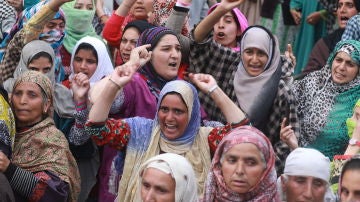 Un grupo de mujeres manifestándose en Cachemira, en la India (Archivo)
