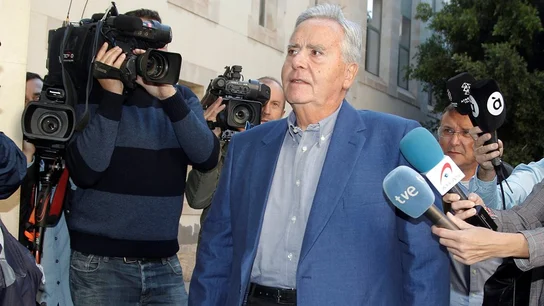 Imagen de Díaz Alperi a su llegada a los juzgados Imagen de Díaz Alperi a su llegada a los juzgados