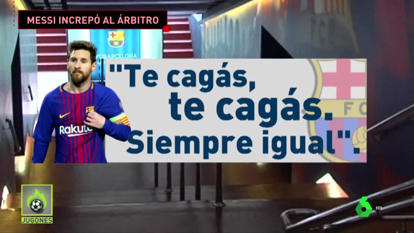 La protesta de Messi al &aacute;rbitro en el descanso del Cl&aacute;sico