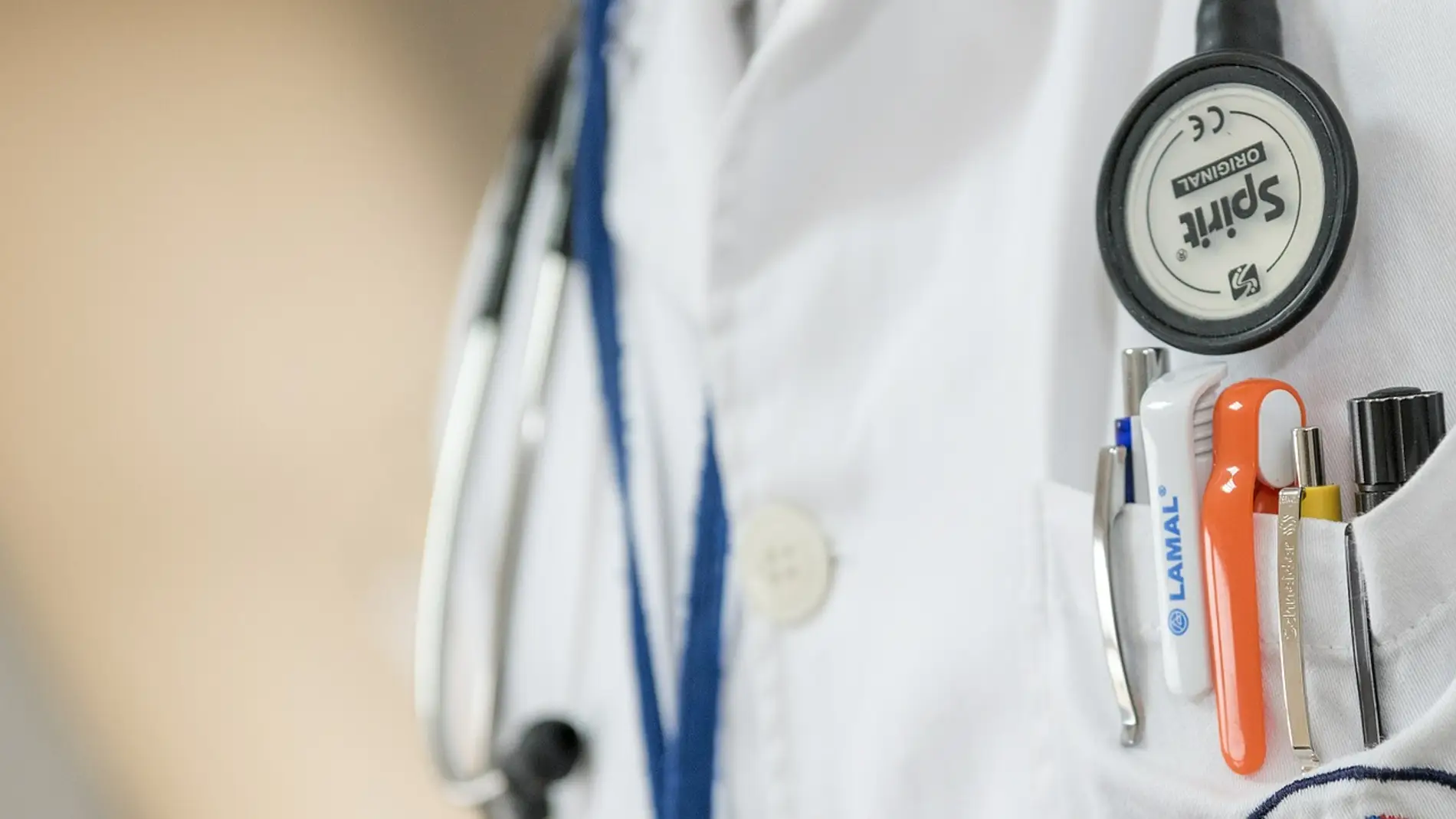 MÉDICO