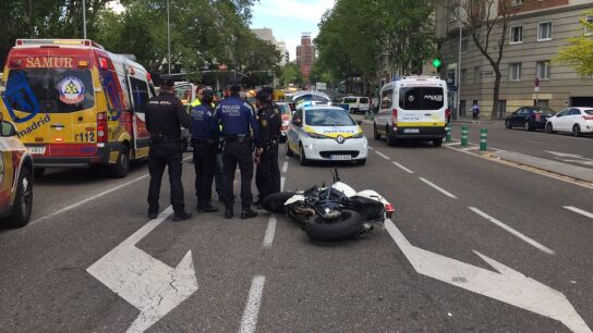 Accidente en el cruce entre la calle Mar&iacute;a de Molina con las calles L&oacute;pez de Hoyo y Serrano