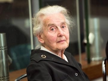Ursula Haverbeck, octogenaria condenada por negar el Holocausto Ursula Haverbeck, octogenaria condenada por negar el Holocausto