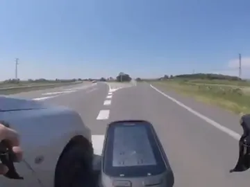 Maniobra temeraria contra un ciclista Maniobra temeraria contra un ciclista