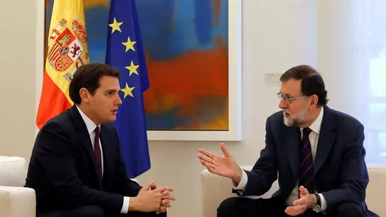 Mariano Rajoy y Albert Rivera durante su reunión en el Palacio de la Moncloa Mariano Rajoy y Albert Rivera durante su reunión en el Palacio de la Moncloa